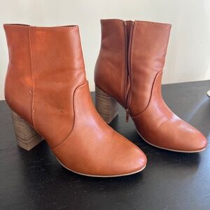 Women’s Brown booties